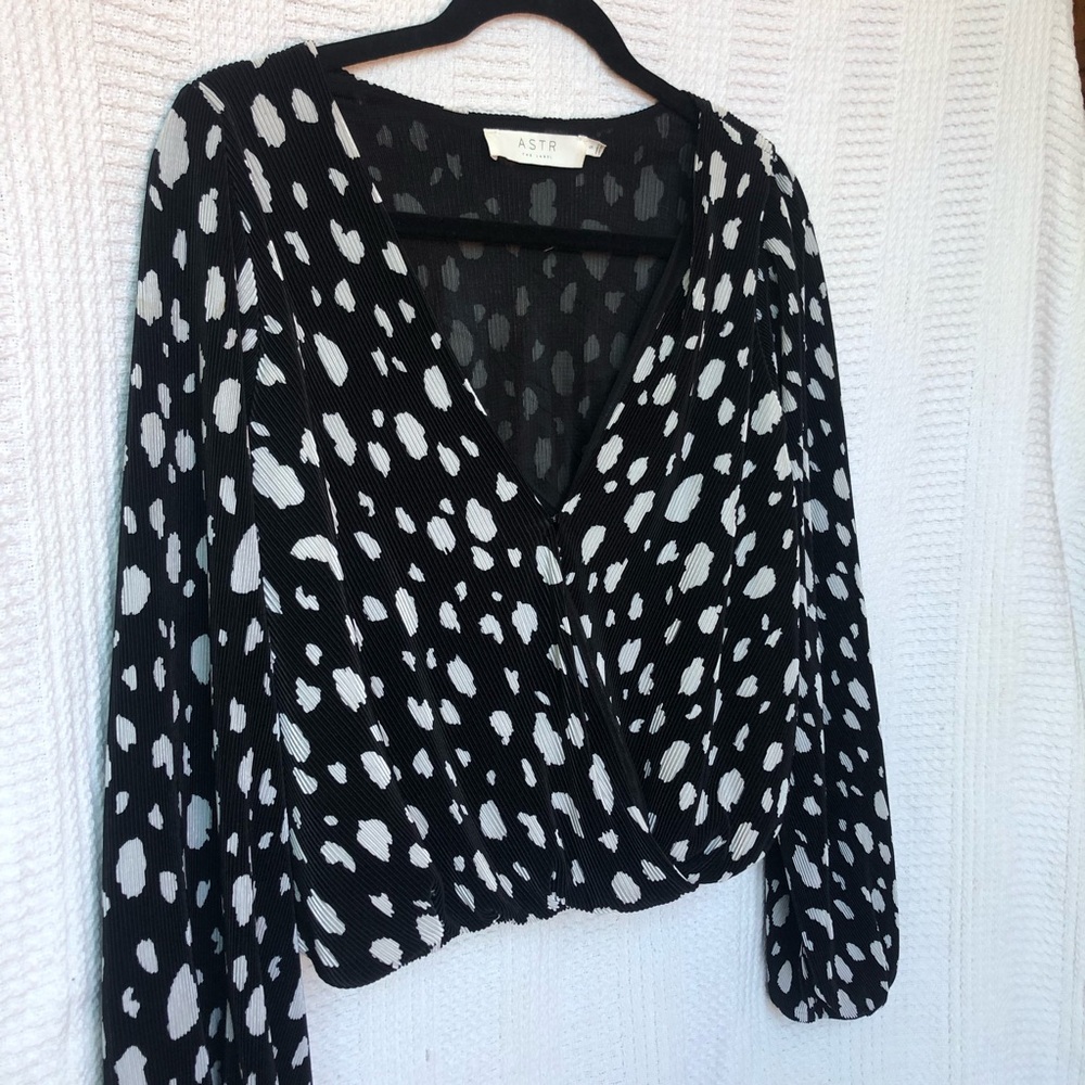 Black White Wrap-Front Elevated Casual Going Out Women’s Blouse Shirt Top Small - Picture 2 of 15